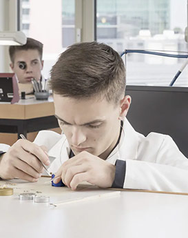 凯罗尔·切尔西-雷达手表官方售后服务中心