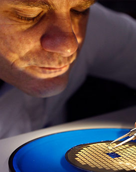 艾德琳·亚历桑德拉-广州雷达手表官方售后服务中心